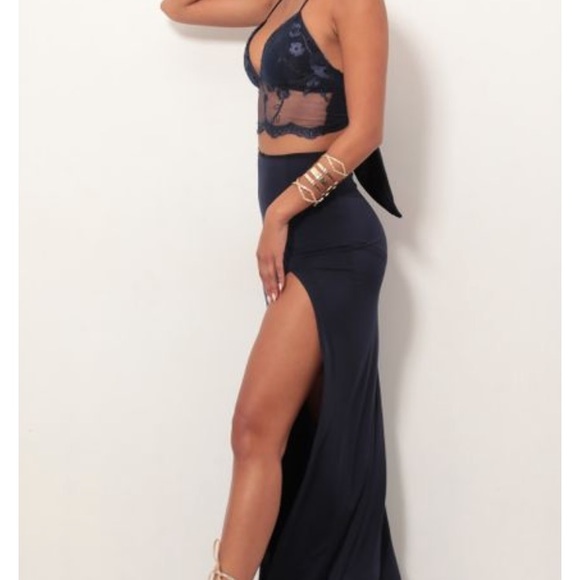 Lucy in the sky “Audrey Lace Maxi Set in Navy” - Picture 3 of 6